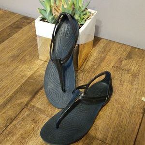 Crocs Isabella T Strap Sandal